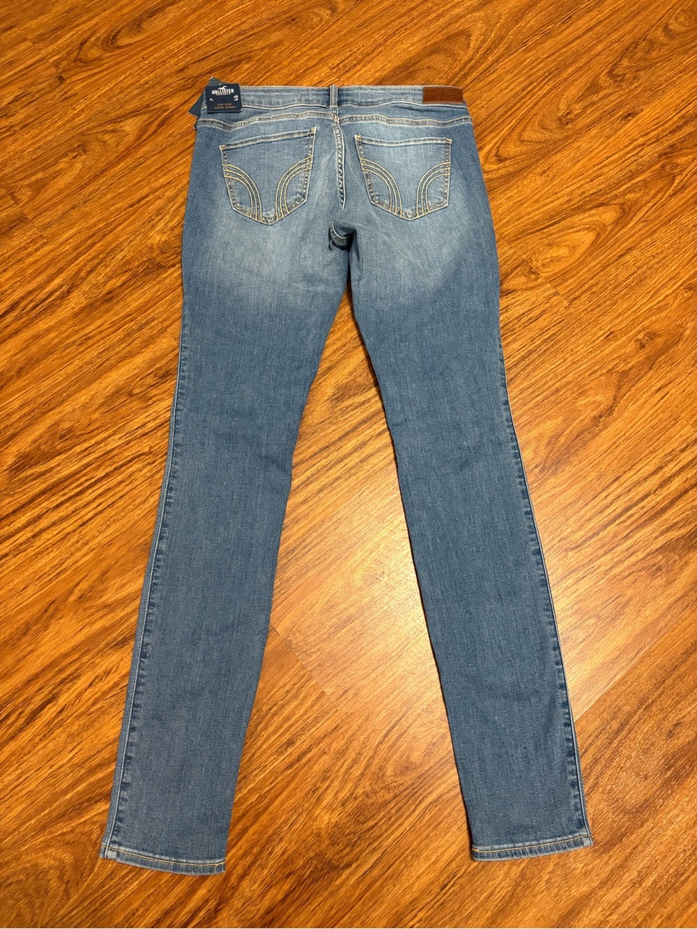 Hollister Women's Low-rise Super Skinny Jeans - Medium Blue Distressed - 7L - Picture 9 of 9